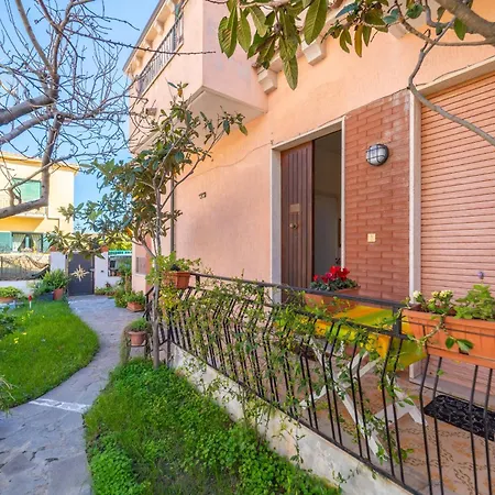 Emilia 2 Guest house