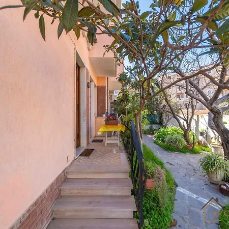 Guest house Emilia 2 *